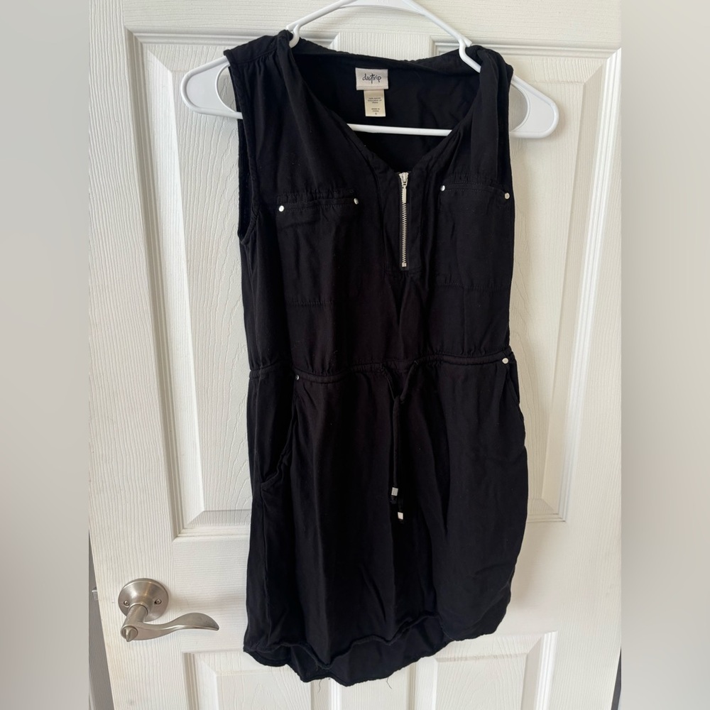 Black Sleeveless Daytrip dress
